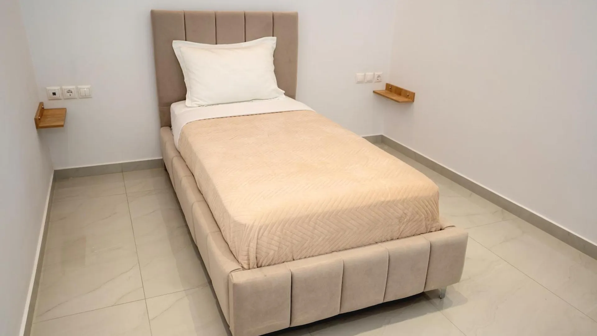 Kalasa Hotel Saranda 0*,